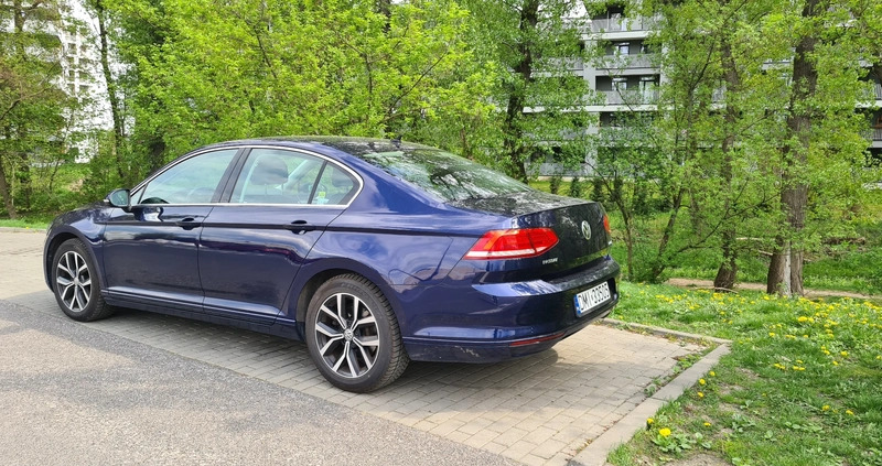 Volkswagen Passat cena 80000 przebieg: 181000, rok produkcji 2017 z Warszawa małe 106